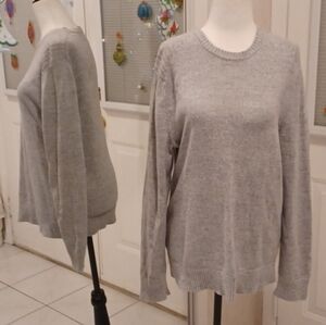4/$60 Gray Knit Sweater - Size Small